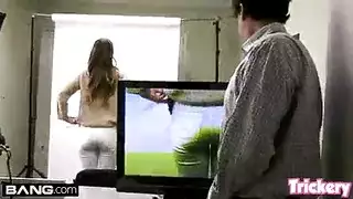المخرج الهائج أبو زب كبير ينيك الممثلة الشابة حتى تحصل على الدور