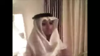 شرموطة مصرية تنتاك بقوة من بائع المحل في مشهد إباحي صريح