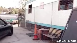 سكس يجيبوا واحد من الشارع ينيك حبيبته