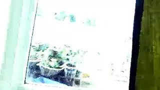 الزوجة المنزلية الشقراء الممحونة تمارس الجنس مع عشيقها السري بينما الزوج غائب