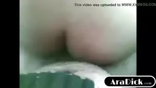 فتاة عربية تُنكح من الخلف حتى يقذف