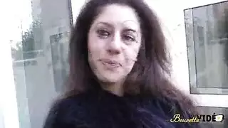 أول ظهور إكس إكس إكس: نادية الخجولة تأخذ قضيبين في فمها ومهبلها