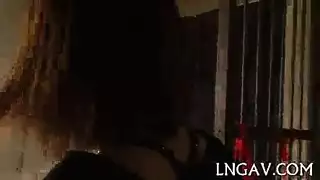 المغوية اليابانية تستخدم ثديها لجعله ينيكها في أوضاع بورنو قاسية