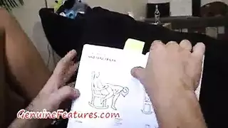 شاب زبير و صاحبته العاشقة للزب يركبها أمام الويب كام و يقذف لبنه في فمها