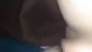 فتاة عراقية ساخنة تلعب بفرجها المبتل قبل أن يمارس العميل الجنس معها