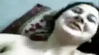 شريط صريح لزوجين عربيين: جنس صريح على كاميرا منزلية