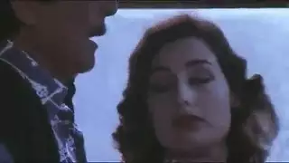 جنس في حافلة مزدحمة: أيادٍ متعددة تلمس كل منحنيات جسدها