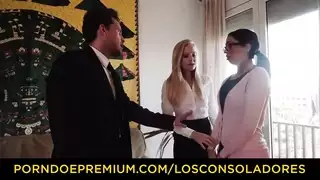لعق طالب علم سيارة نقل