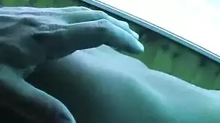 سيمون الأشقر يأخذ قضيبًا صلبًا بعمق