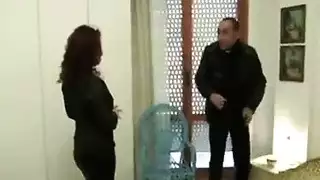 ثنائي الاختراق للشقراء كبيرة الثدي، ساقيها مقفلتان للمزيد