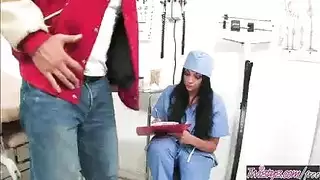 نيك ممرضه بزازها كبيره