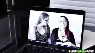 البنت النائمه تغري ابوها بدون قصد