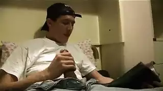 خاءنة تخون زوجها مع صديقها وينيكها من طيزها ويكيفها