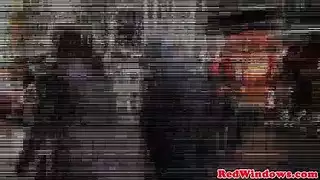 مقاطع إباحية بالقضيب الأسود الكبير حركات عنيفة