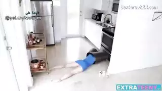 يستغل حبيبته البريئة وينيكها سكس حار نار