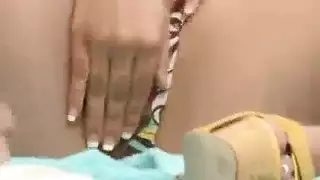 مداعبة تحت الأغطية وعملية جنسية كاملة