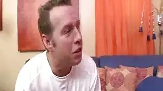 عاهرات حوامل مثيرات في جماع جماعي صريح