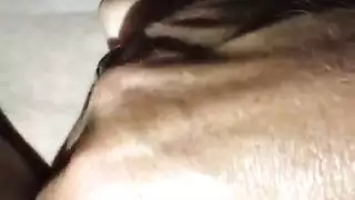 بنت مدارس صغار استغلت من أجل المال
