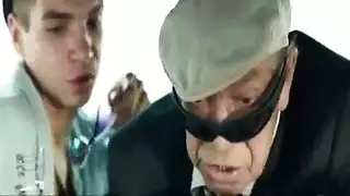 حركة عمل إكس إكس إكس: مكاتب، أزبار، وعاهرات قذرة