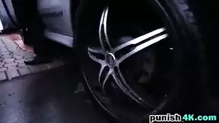 ابنها يكسب راهن المصارعة