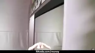 كس مبلول حريري يتم تناوله بقوة