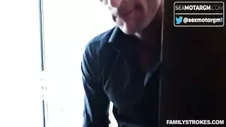 الأب المخدوع وهوسه المحرم: سرقة ملابسها الداخلية