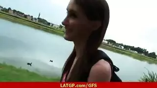 الكس يمسك القضيب لإرجاز تفريغ خصيوي كامل