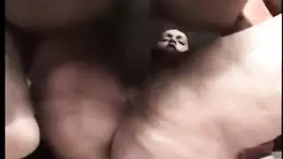 عاهرة ممتلئة الجسم محشوة بلحم إباحي عملاق