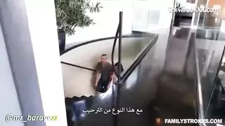 زوجة الأب الماكرة تسكر الابن وتتمتع بقضيبه