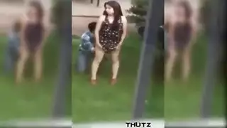 حامل صغيرة تأخذ زبور كبيرة – جنس جماعي خشن