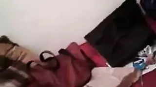 أخت متلصصة: تشاهد شقيقتها تأخذ نيك شرجي ومهبلي قاسي