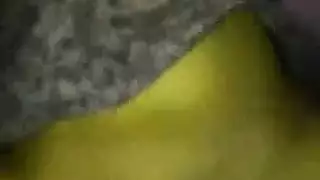 عاهرة محجبة تظهر فرجها ثم تركب