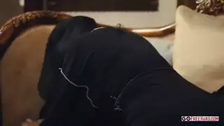 فتاة مصرية تلتقط صوراً عارية مشهد إباحي صريح