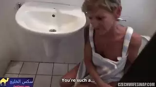 ست كبيره تدخل شاب الشقه