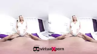 عمود ضخم يضرب نجمة إباحية حامل راغبة