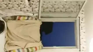 قضيب مراهق جامح مكشوف ويمارس الجنس في الطبيعة