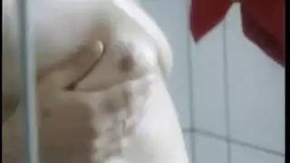 العاهرة الألمانية الثملة فانيسا تتوسل للمني
