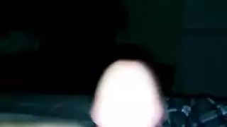 طالبة جامعية ناughty تلعب وحدها وتئن لقضيب مختلف