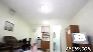 عسل آسيوي صغير تأخذ وجهها يُمارس فيه الجنس وتدليك قاس
