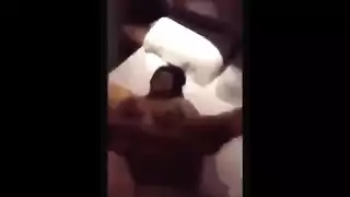 تمثيلية الشاعر لتبني: أصداء جنس شرجي في فيلم قاسي