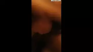 رنا تخدم قضيب خالد الصلب في مشهد كامل