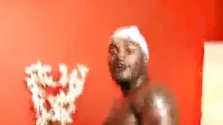 الممثله اليزا