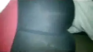 فرخة ممتلئة في مشهد جنس جماعي مكثف