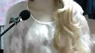 حركة شرجية وكس عنيفة على دمية نائمة