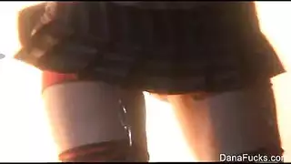 مترجم خاضع لممارسة شرجي في شريط جنس مكتبي