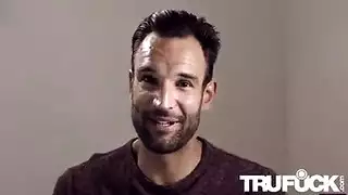 شعر داكن مكبل سويسري
