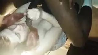 نختار الفلم الإباحي ثم نمارس الجنس