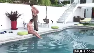 تبادل مقاطع صريحة مع غرباء