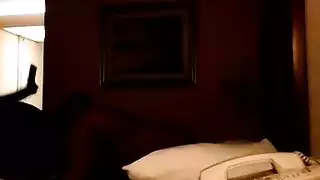 شفاه قابلة للمص وثدي قابل للجماع على امرأة أكبر سناً