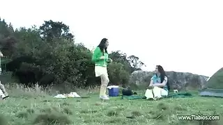 ليسبي امرأة سمراء جميلة تحب ممارسة الجنس أكثر من أي شيء آخر في العالم